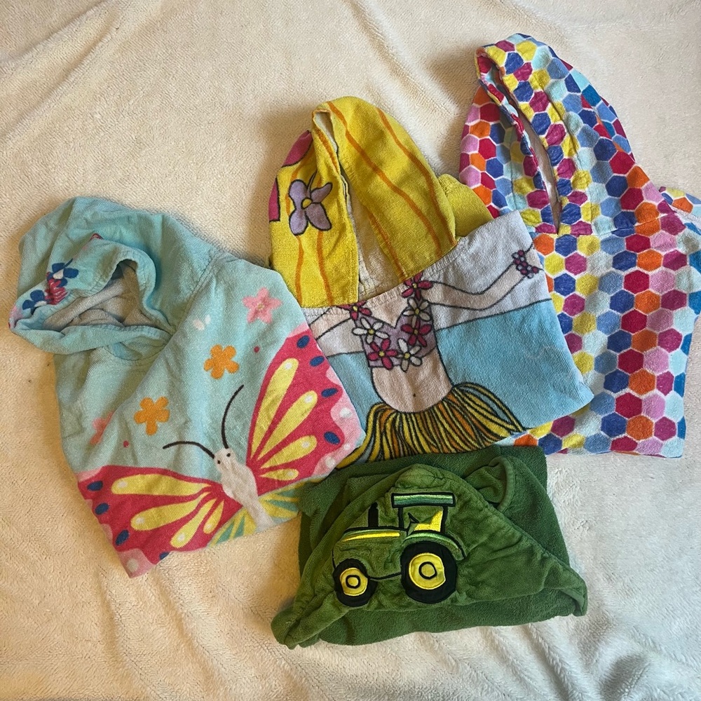Colorful Kids Hooded Towels Set